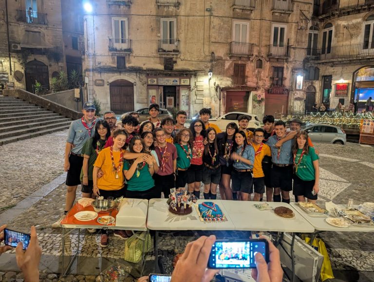 Alessandra, Annalisa, Elena, Giorgio e Niccolò hanno preso la partenza